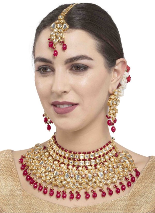 Necklace Set Stone Work in Gold