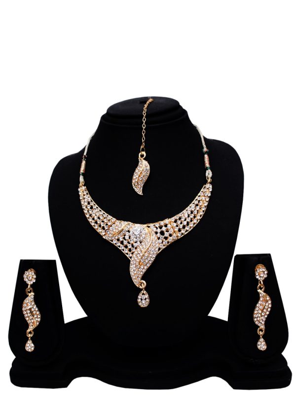 Necklace Set Stone Work in Gold