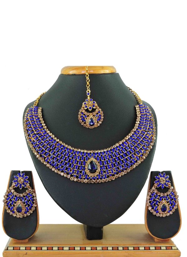 Necklace Set Stone Work in Gold