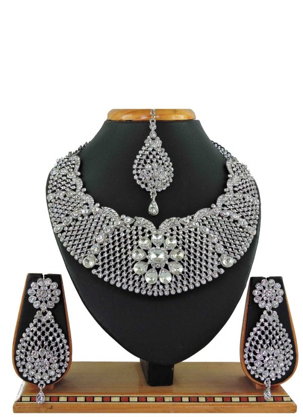 White Color Necklace Set