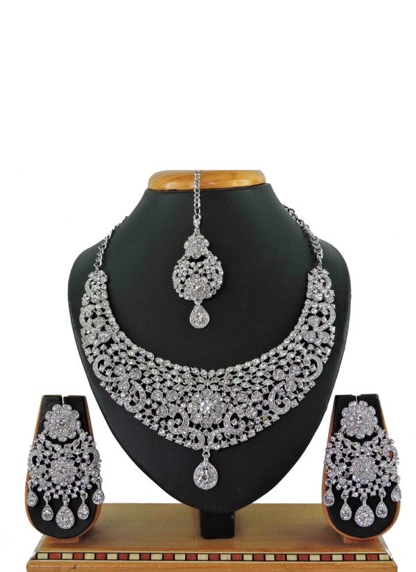 White Party Necklace Set