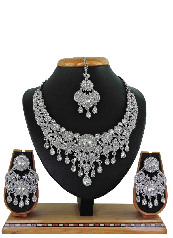 White Stone Work Necklace Set
