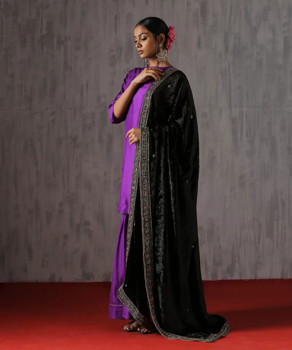 "Elevate your style with our Black Velvet Dupatta featuring intricate zardozi hand-embroidered borders by CoutureCraze. Perfect for weddings and festive occasions."