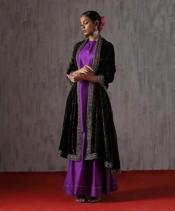 "Elevate your style with our Black Velvet Dupatta featuring intricate zardozi hand-embroidered borders by CoutureCraze. Perfect for weddings and festive occasions."