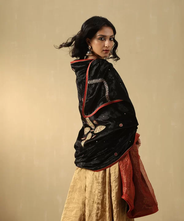 Exquisite Black Hand-Embroidered Zardozi Silk Velvet Doshala by CoutureCraze, featuring a contrast Chanderi tissue border. Perfect for adding elegance to your festive attire.